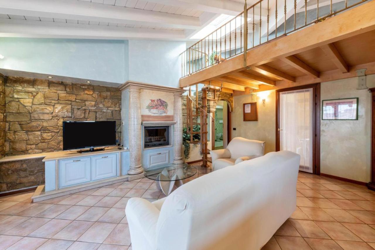 Casa Vacanze Baccolo Polpenazze del Garda Eksteriør billede