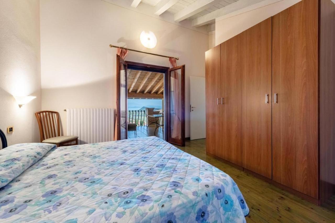 Casa Vacanze Baccolo Polpenazze del Garda Eksteriør billede